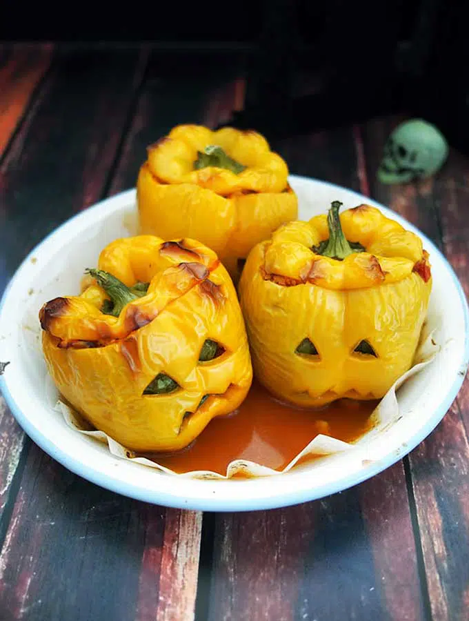 Jack O Lantern Stuffed Capsicums