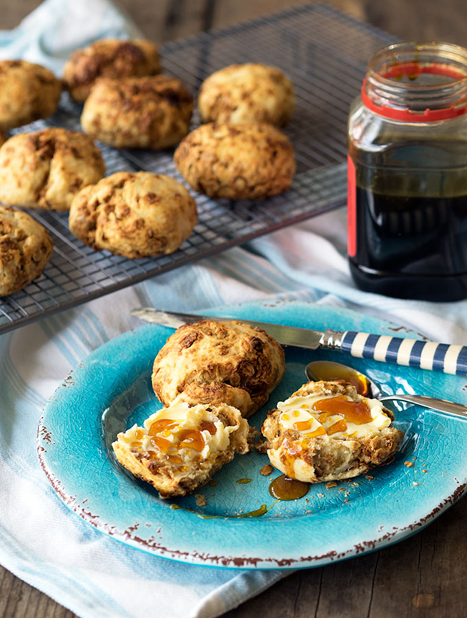 ANZAC Scones, a scone with ANZAC biscuit flavours | www.bellyrumbles.com