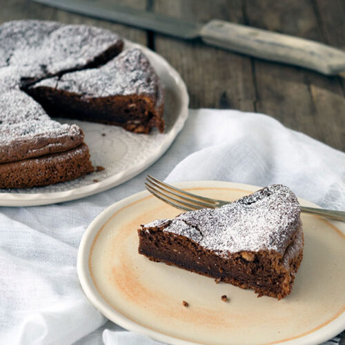 2 Ingredient Nutella Cake | www.bellyrumbles.com