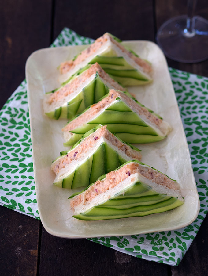 Welp Chic Salmon and Cucumber Sandwiches HI-34