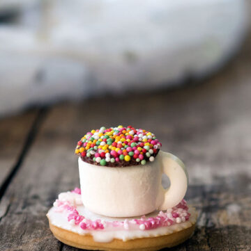 The cutest Tea Cup Cookies. Not cooking required, complete assembly fun with the kids!