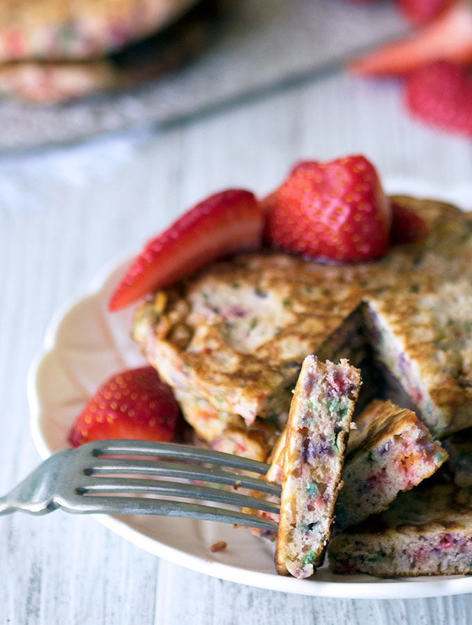 Funfetti Pancakes ~ a breakfast full of rainbow colours