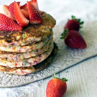 Funfetti Pancakes ~ a breakfast full of rainbow colours