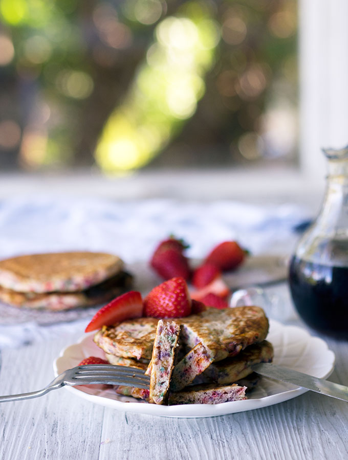 Funfetti Pancakes ~ a breakfast full of rainbow colours