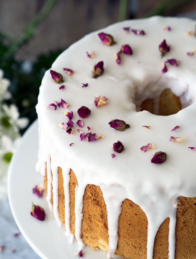 Chiffon Cake with Strawberries and Cream Recipe