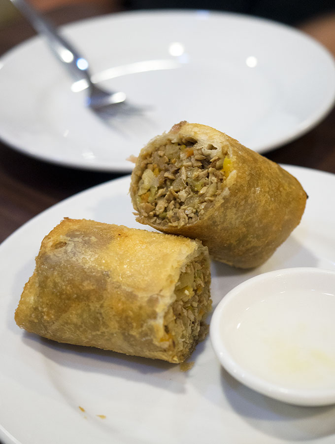 The Oldest Chinatown in the World, Binondo Manila – Quick Snack, tasty lumpia (Filipino spring rolls) and empanadas.