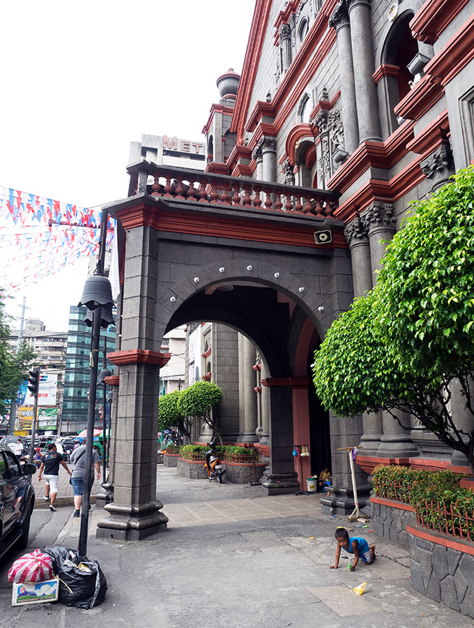 The Oldest Chinatown in the World, Binondo Manila – Binondo Church is also known as Minor Basilica of Saint Lorenzo Ruiz and Our Lady of the Most Holy Rosary Parish. A great place to start your Chinatown Food Tour Manila.