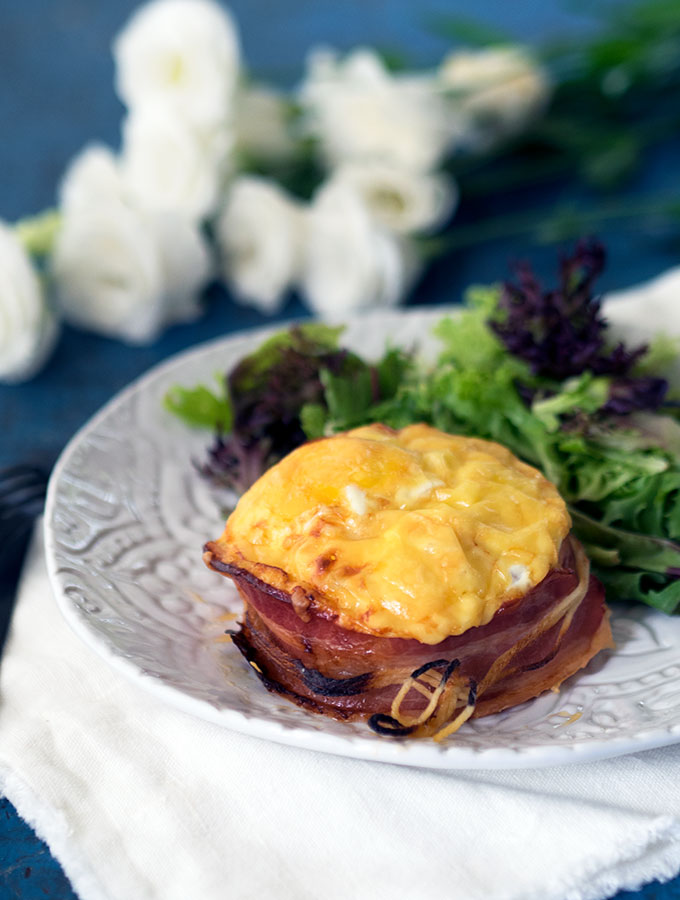 Baked Beer Can Burgers, stuffed with onion, pineapple and egg then wrapped in bacon. Simply delicious, serve with salad or on a bun.