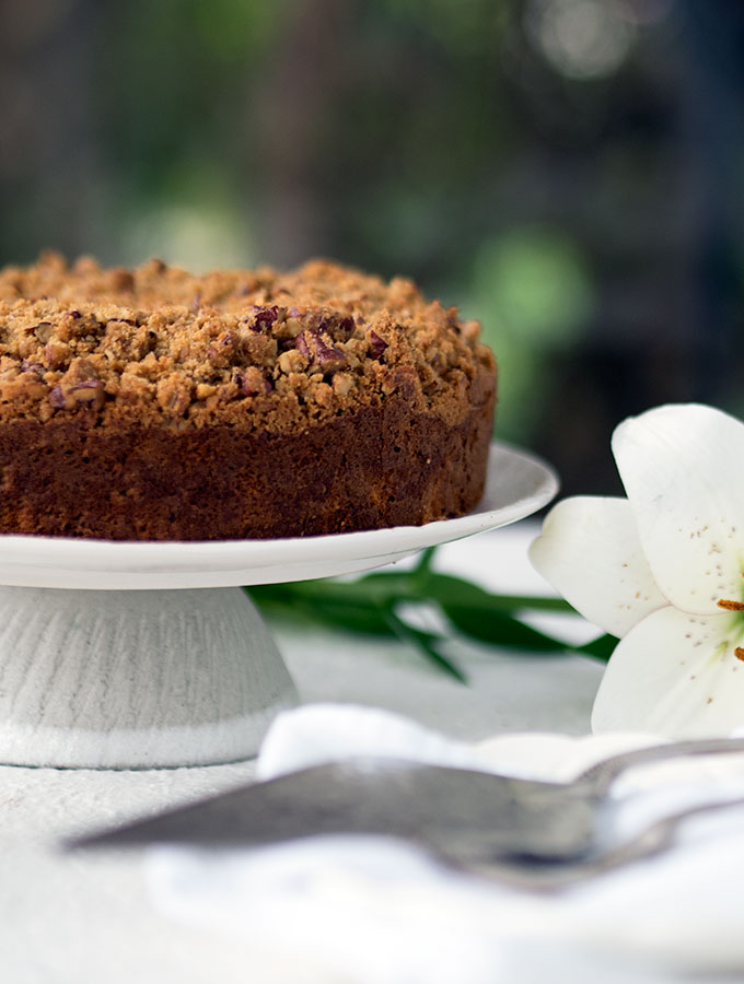 Papaya Pecan Streusel Cake Recipe – A delicious alternative flavour to your normal run of the mill streusel cake. Rich and moist, with a crunchy topping. Plus a gorgeous orange hue from Australian red papayas. You can use pawpaw if you have those on hand as well.