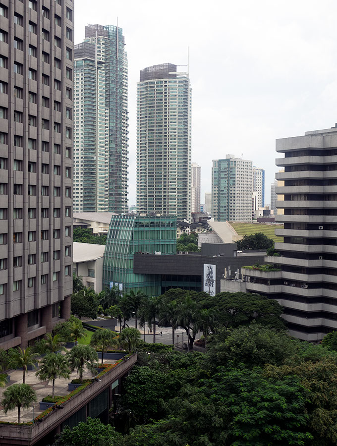 The Peninsula Hotel Manila stay review. 5 star luxury located centrally in Makati.