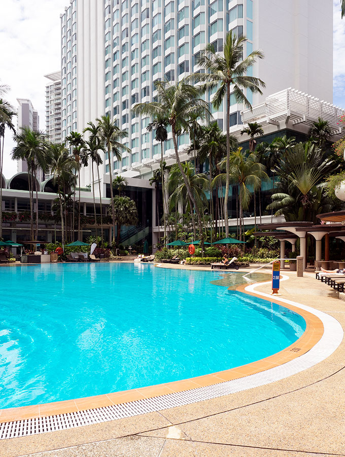 Shangri-La Hotel Singapore Swimming Pool