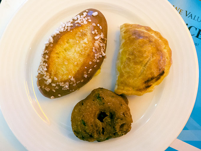 The Line at Shangri-La Hotel in Singapore offers an extensive breakfast buffet.  Do they do the best buffet breakfast in Singapore?