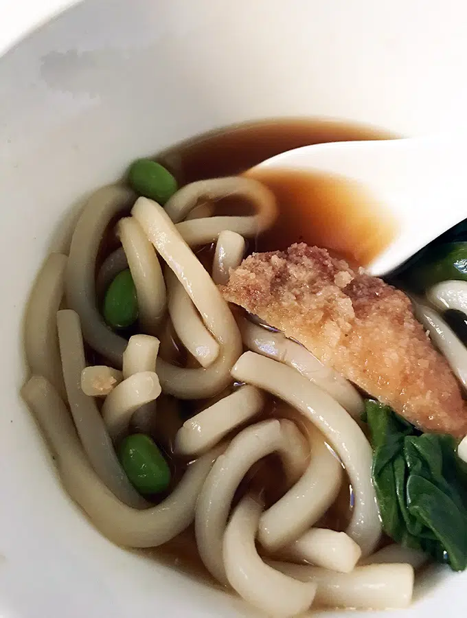 Qantas Business Class Sydney to Singapore QF005 Airbus A300 Udon Noodles with Edamame