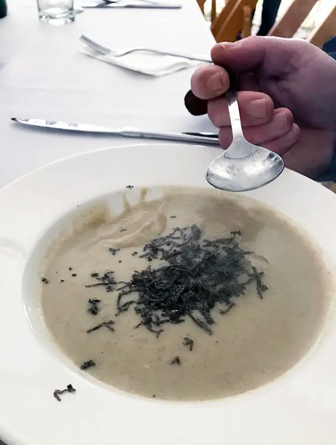 Jerusalem artichoke and black truffle soup