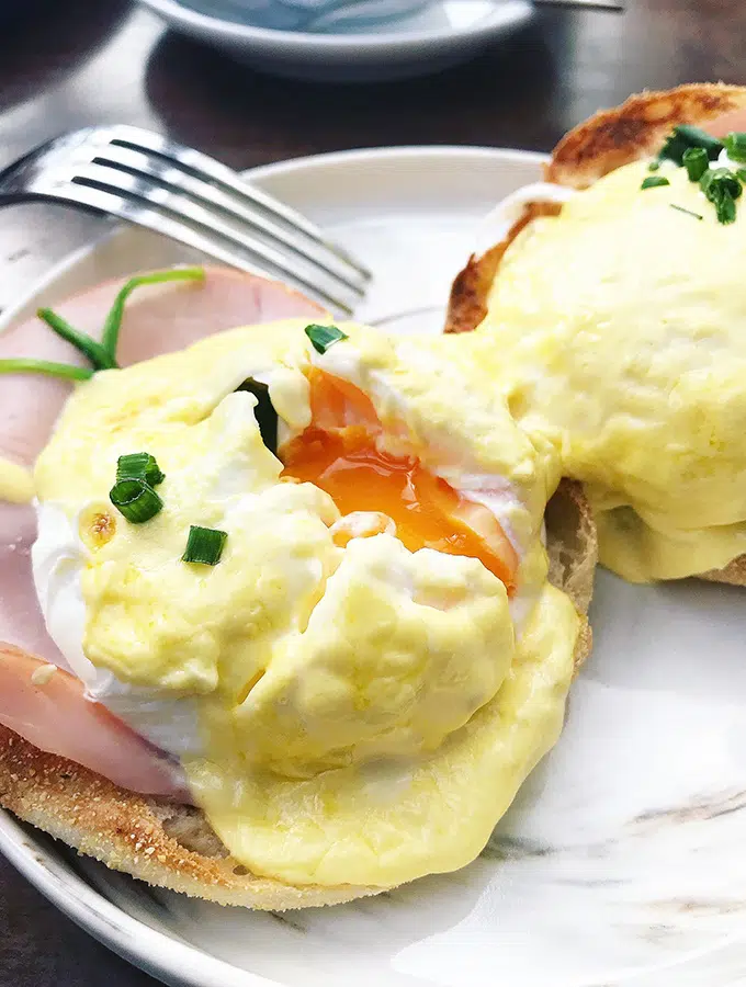 Crowne Plaza Terrigal Seasalt Restaurant Breakfast Buffet - The egg station does eggs benedict to order