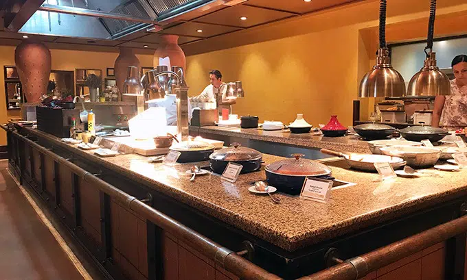 Al Forsan Restaurant Bab Al Shams Breakfast buffet