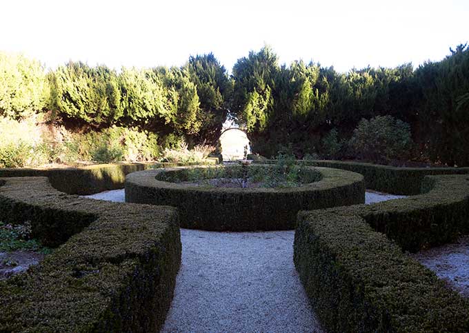 mona farm garden