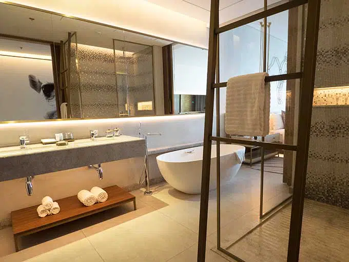 bathroom of deluxe room at Renaissance Downtown Hotel Dubai