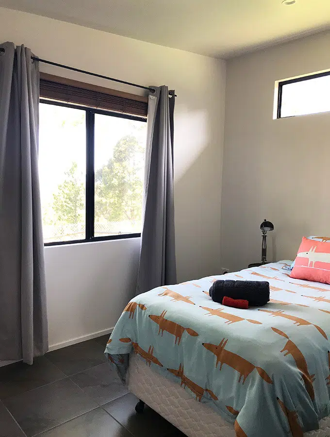 seperate bedroom with two single beds at the dog house port macquarie