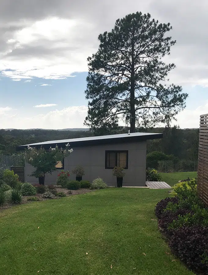 the dog house at port macquarie view as you enter the property of the accommodation