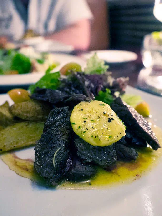 steak and bernaise sauce and vegetables