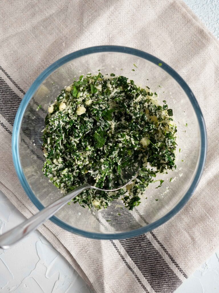 mixed spinach ingredients