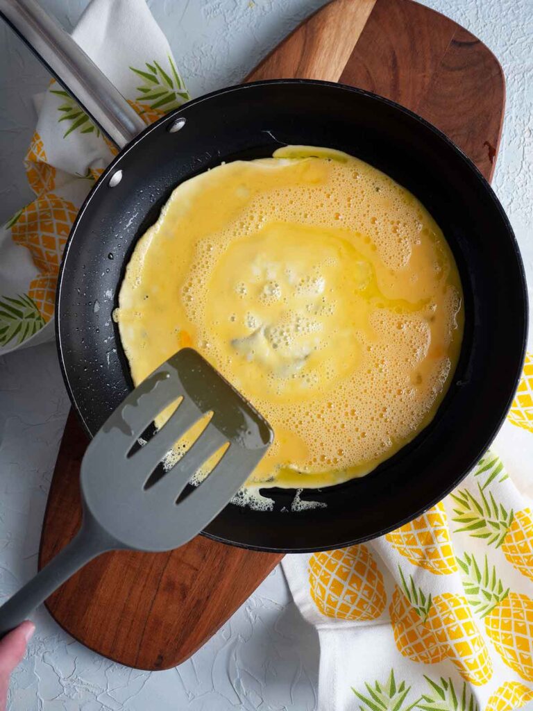 omelette in fry pan for rice