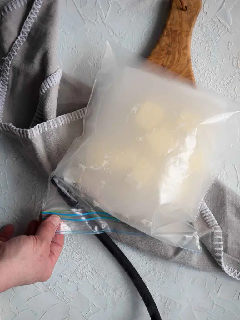 filling the zip lock bag with smoke