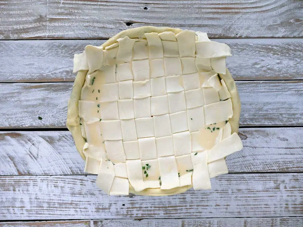 making a lattice top for the pie