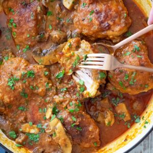 Chicken Chasseur, Hunter's Chicken, recipe image.