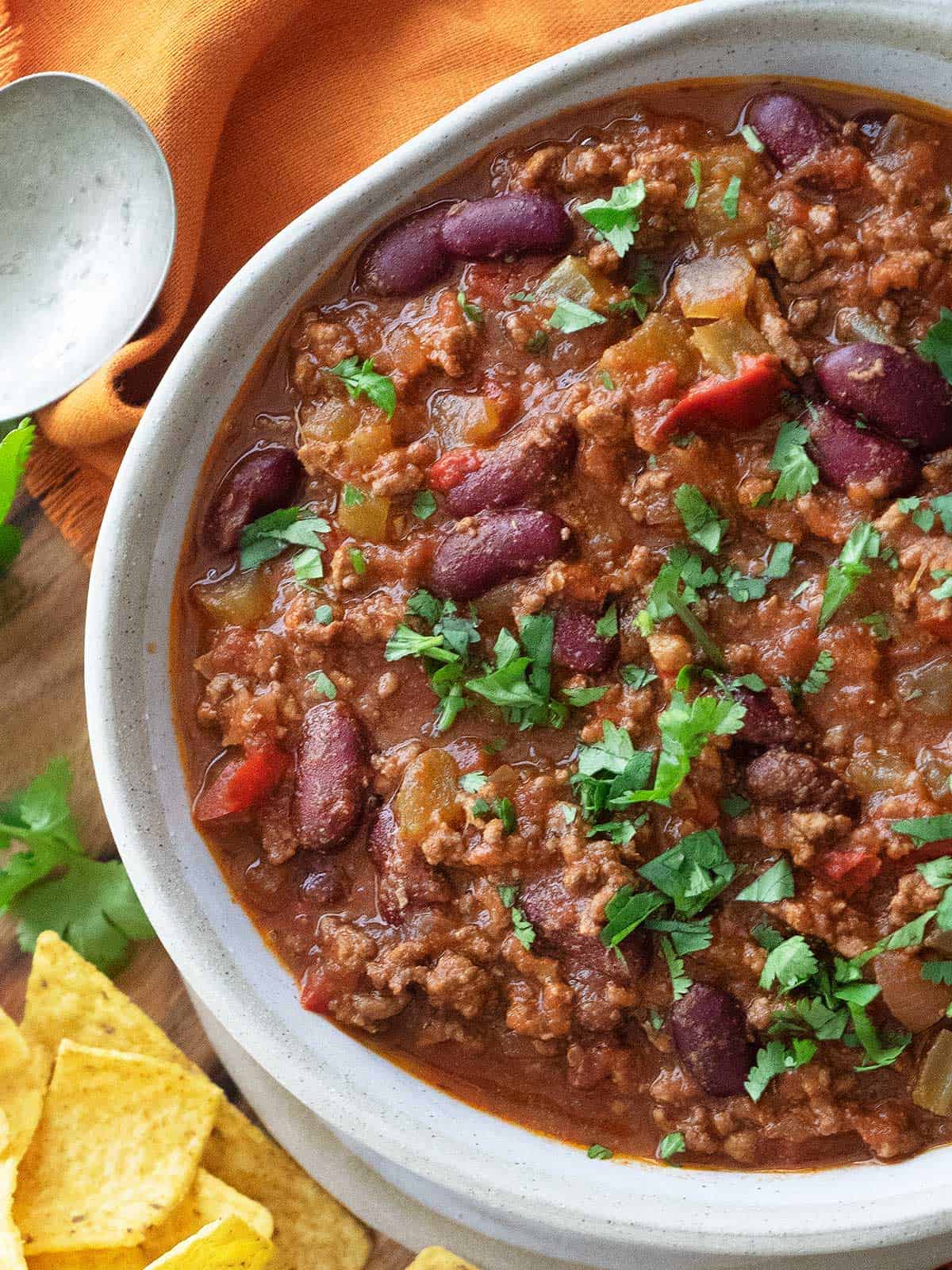 Chilli con carne in a serving bowl.