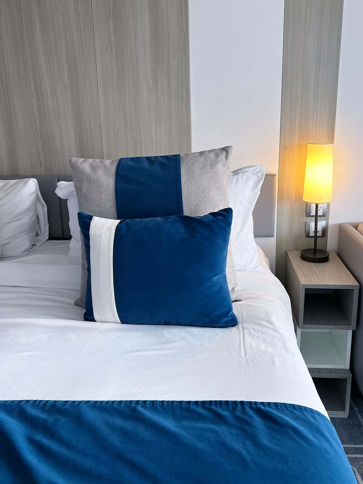Pillows on the king size bed.